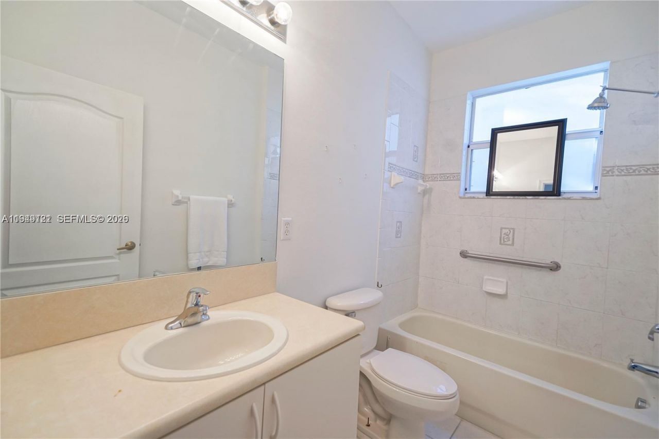 2227 Portofino Ave , Homestead, FL 33033 Photo