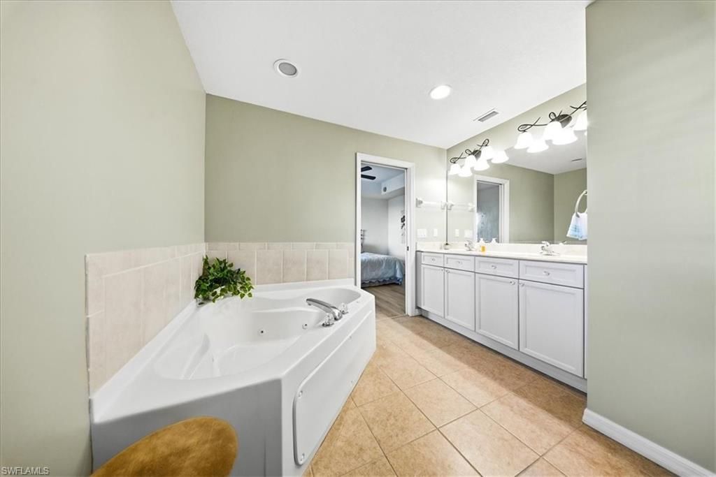 10041 Lake Cove Dr, Unit 202, Fort Myers, FL 33908 Photo