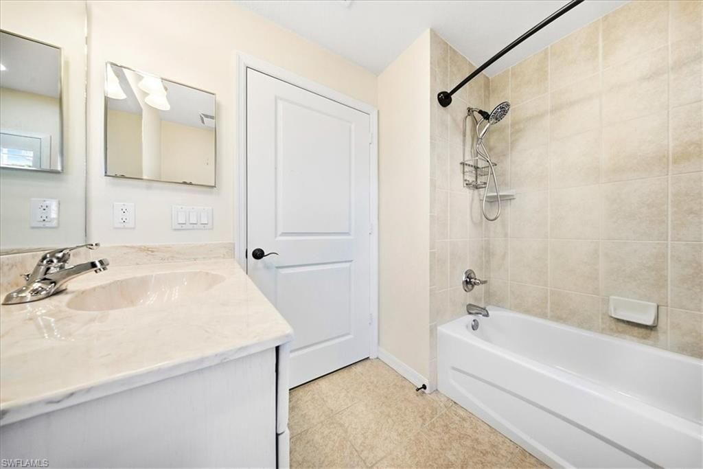 10041 Lake Cove Dr, Unit 202, Fort Myers, FL 33908 Photo