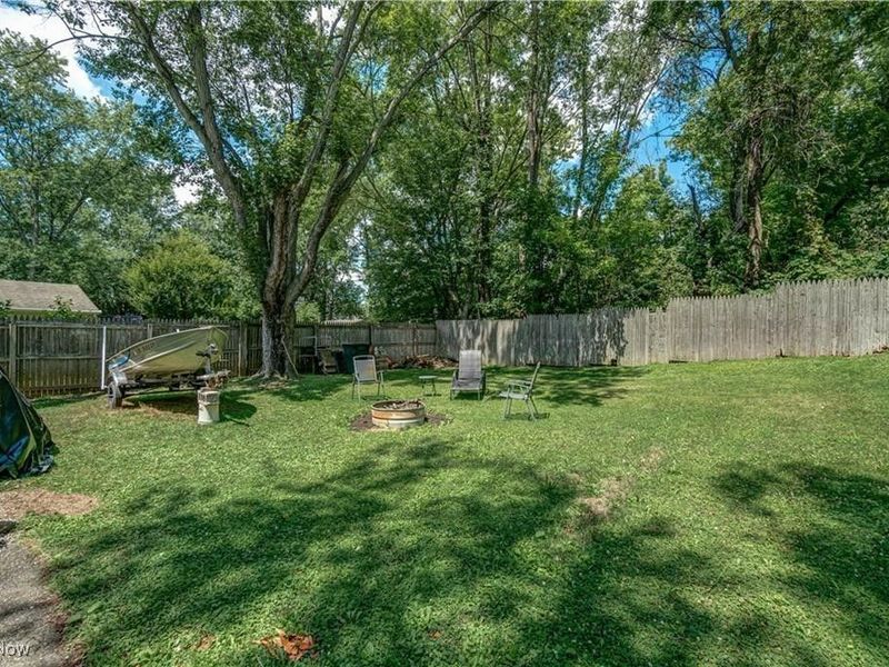 2309 43rd Street NW, Canton, OH 44709 Photo 2