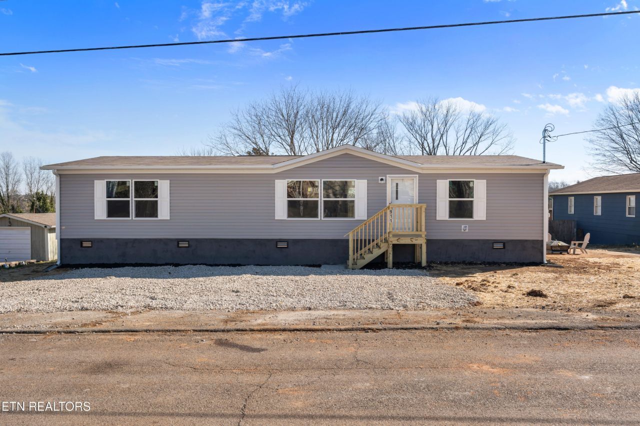 911 Summer St, Loudon, TN 37774 Main Photo