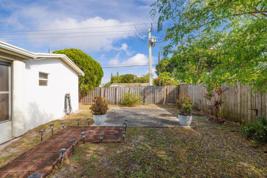 300 Michigan Place, West Palm Beach, FL 33409 Photo