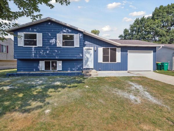 1529 Hampton Court, Mishawaka, IN 46544