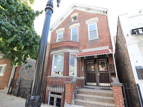 2440 S Oakley Avenue, Chicago, IL 60608