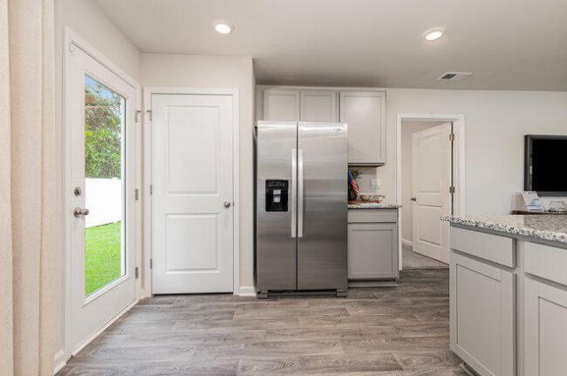 148 Stamford Road Photo 6