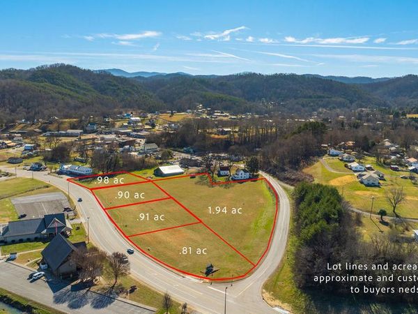 226 Cherohala Skwy, Tellico Plains, TN 37385