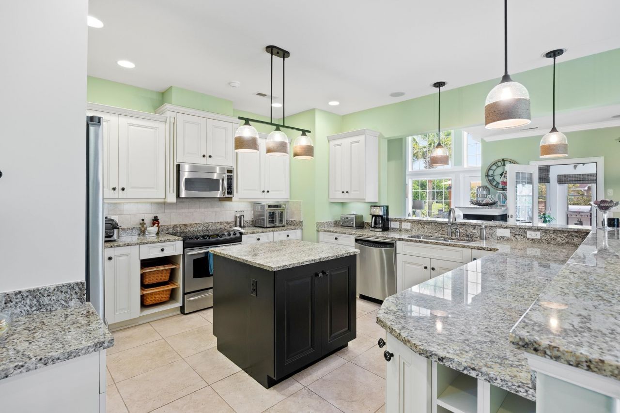 1527 Biltmore Dr. Photo 12