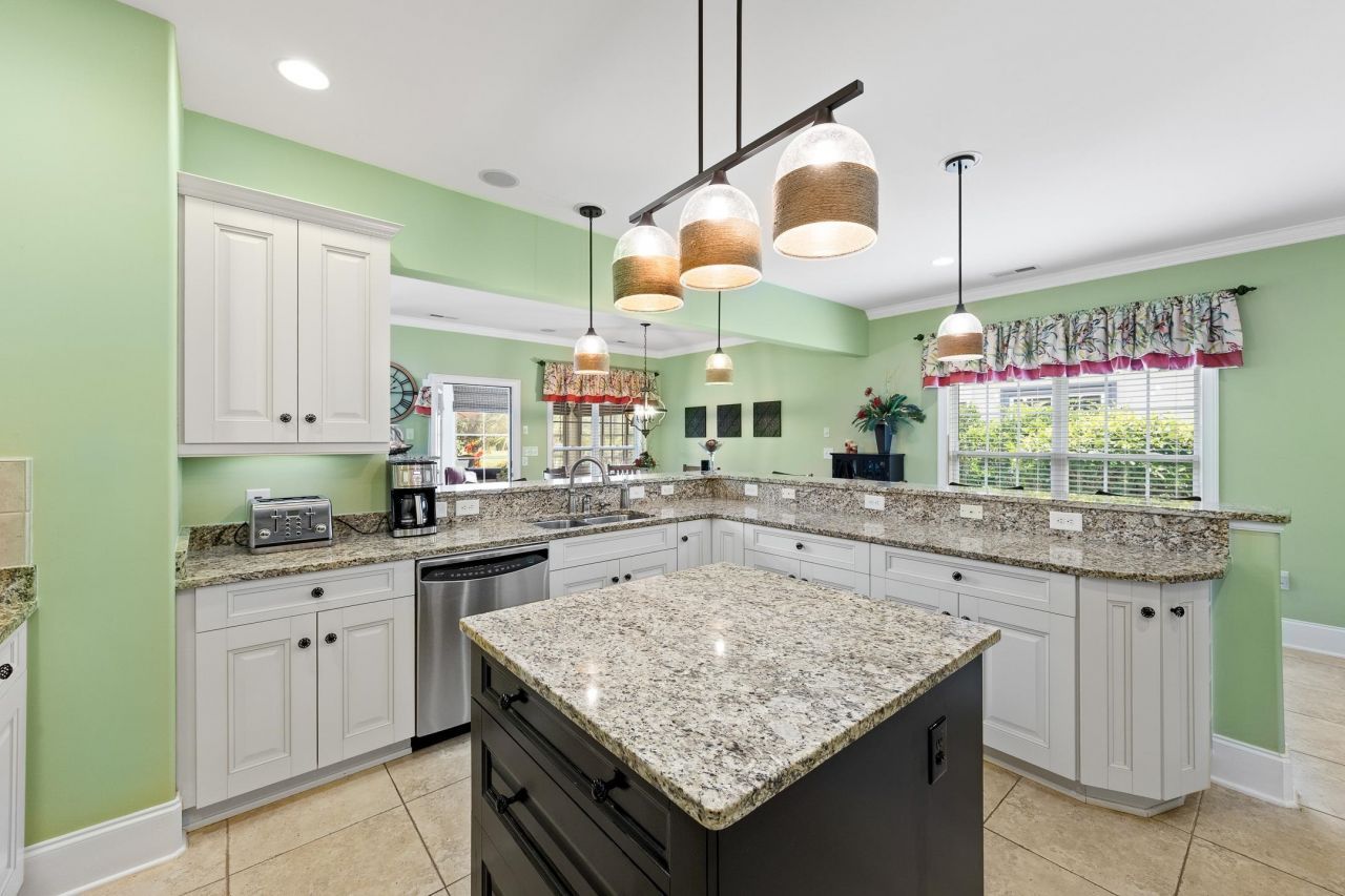 1527 Biltmore Dr. Photo 13