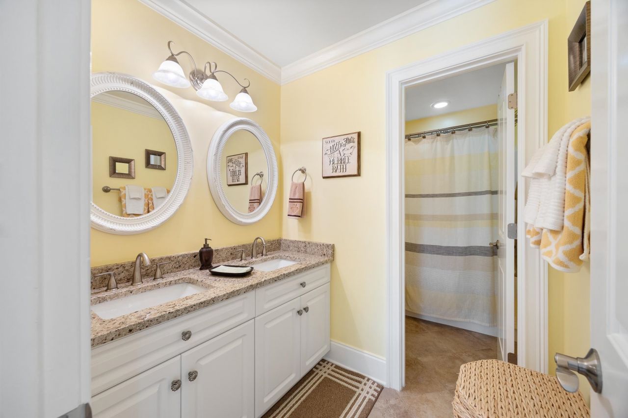 1527 Biltmore Dr. Photo 25