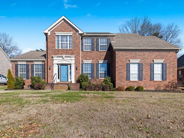 213 Spy Glass Way, Hendersonville, TN 37075