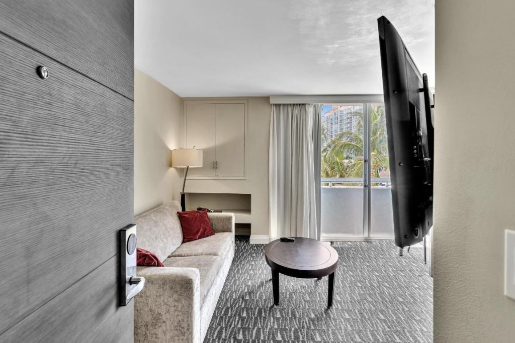 2670 E Sunrise Boulevard, Unit 326, Fort Lauderdale, FL 33304 Photo