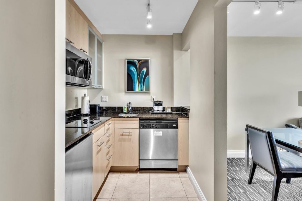 2670 E Sunrise Boulevard, Unit 607, Fort Lauderdale, FL 33304 Photo