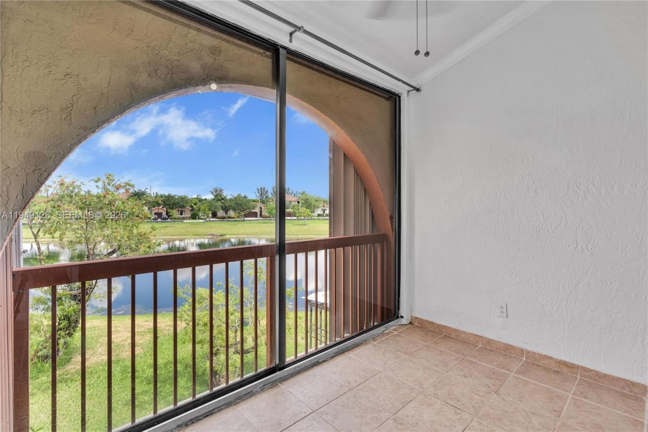10257 NW 9th St Cir, Unit 207-10, Miami, FL 33172 Photo