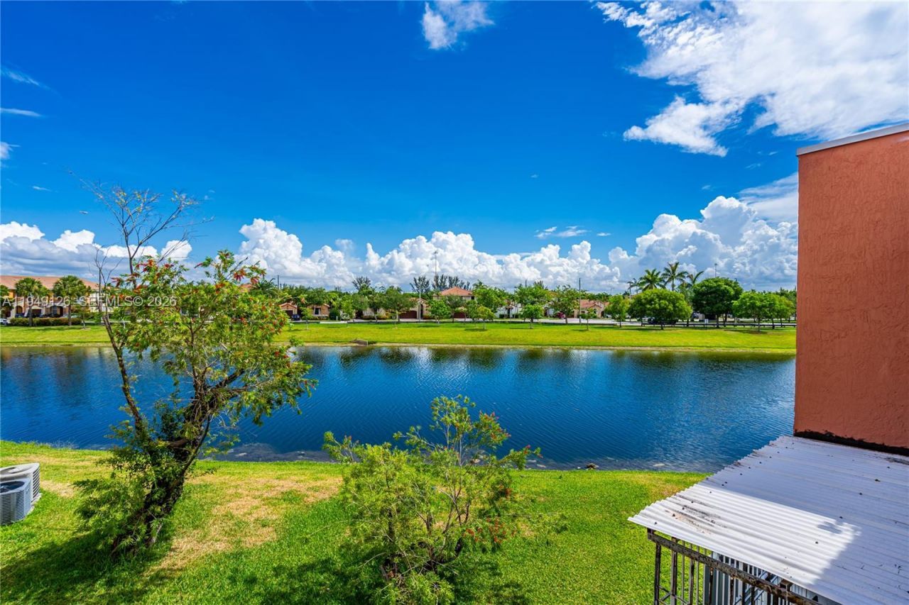 10257 NW 9th St Cir, Unit 207-10, Miami, FL 33172 Photo