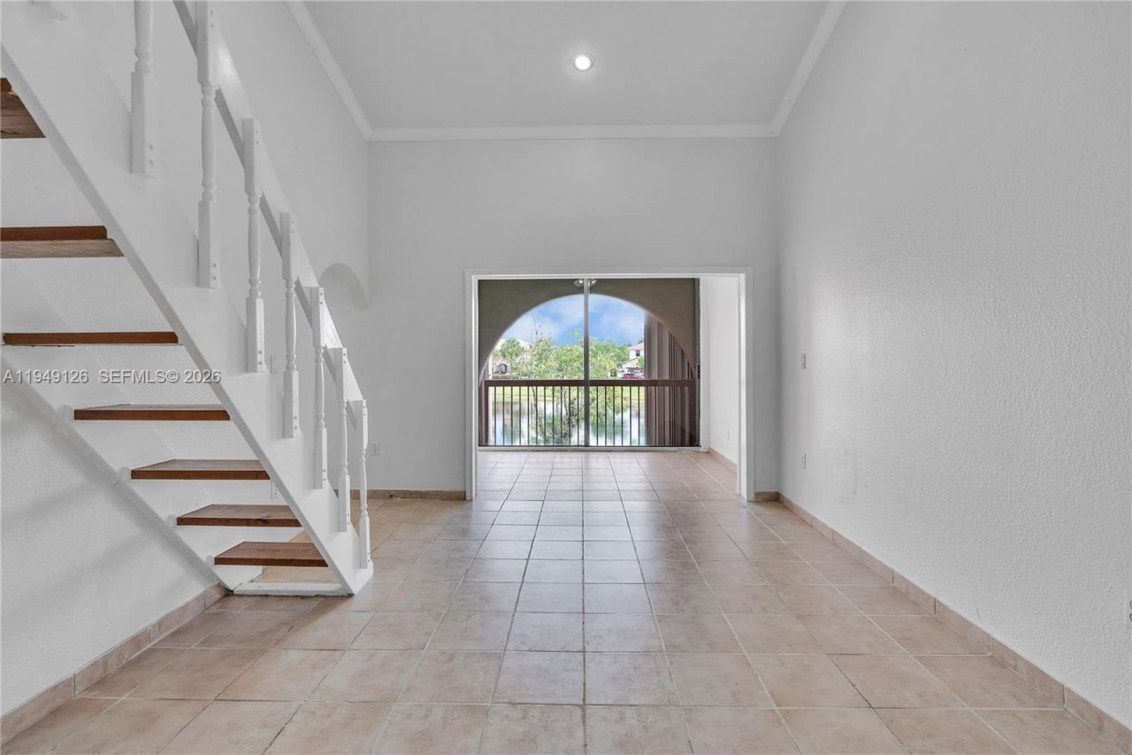 10257 NW 9th St Cir, Unit 207-10, Miami, FL 33172 Photo