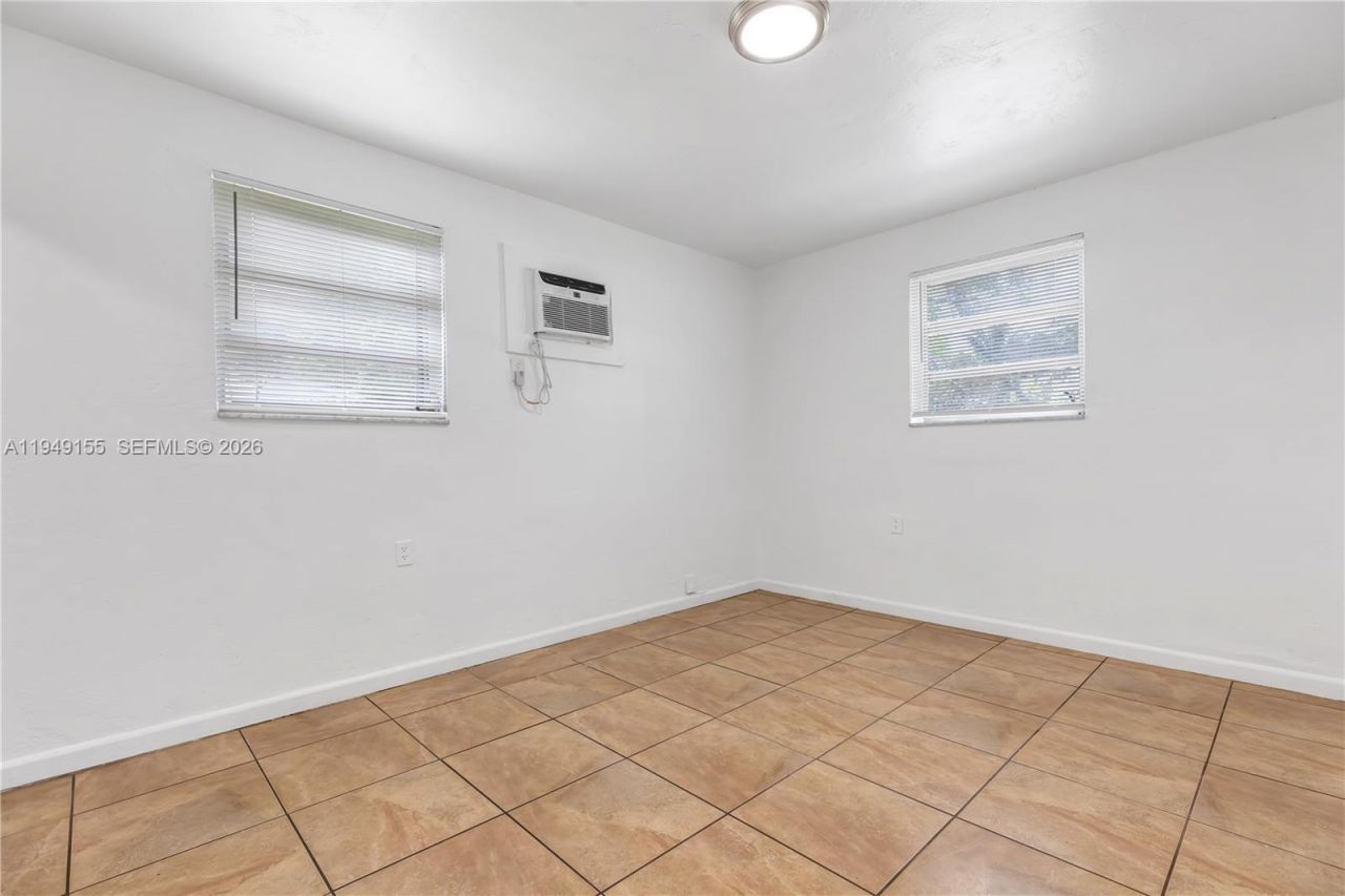 567 NW 90th St, Unit 3, El Portal, FL 33150 Photo