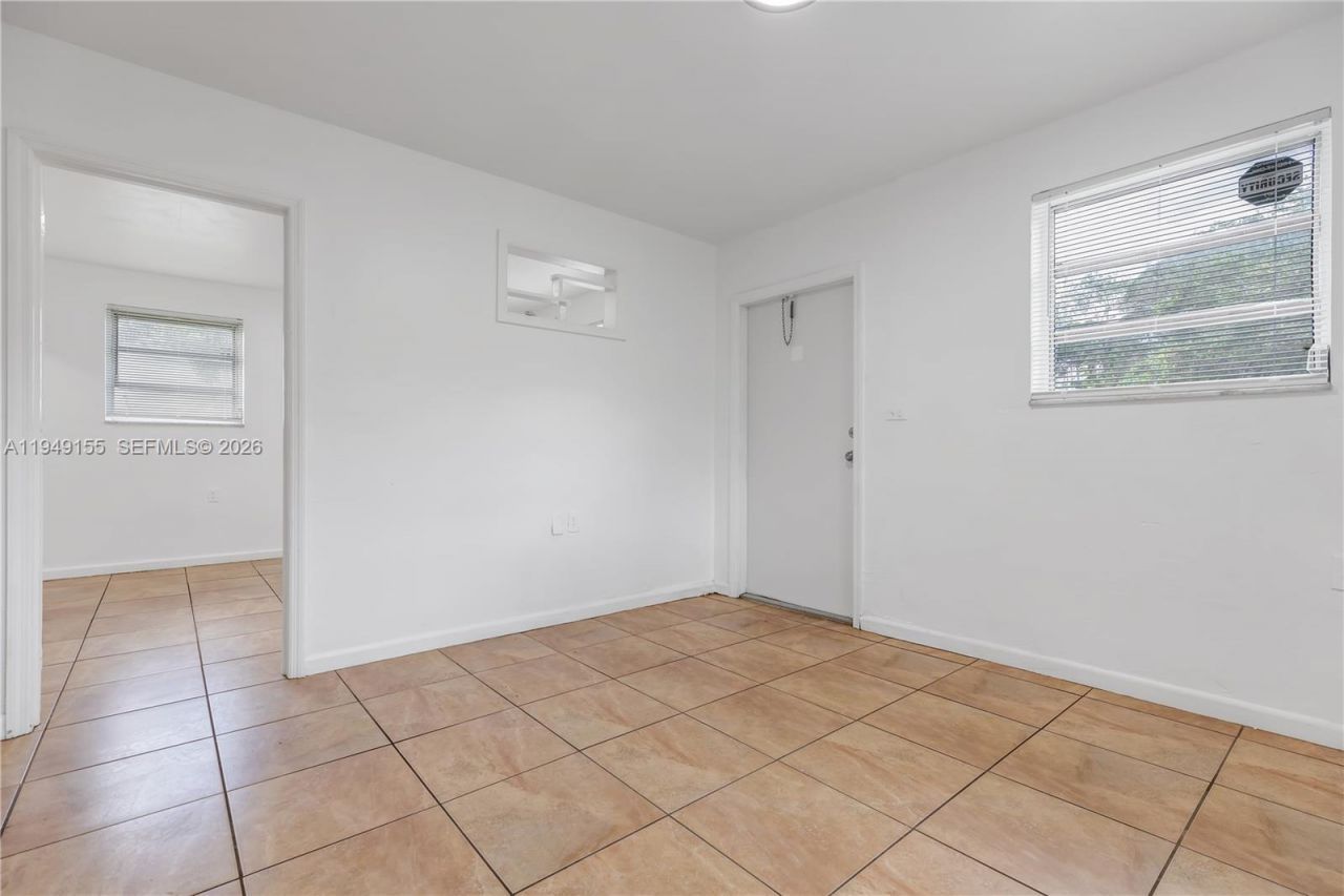 567 NW 90th St, Unit 3, El Portal, FL 33150 Photo