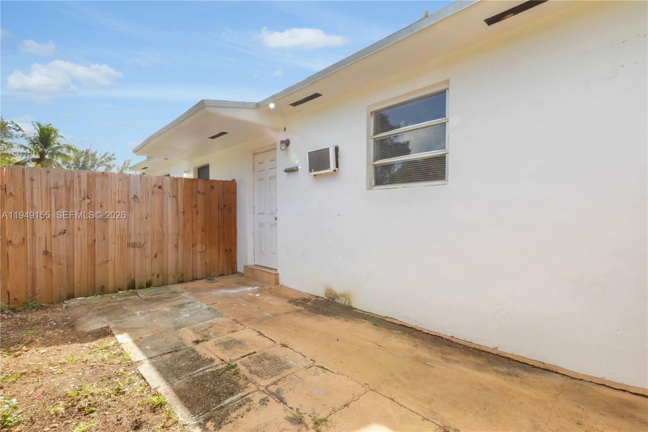 567 NW 90th St, Unit 3, El Portal, FL 33150 Photo