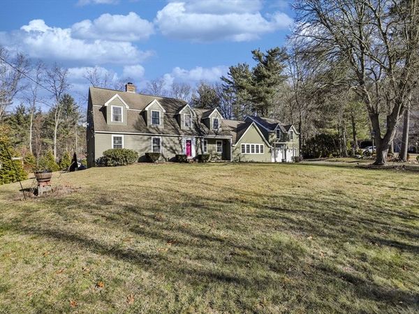 207 Oak Ridge Rd, Plaistow, NH 03085