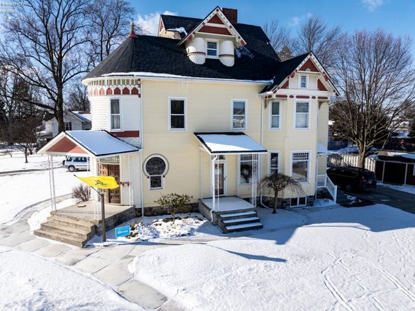 305 W Cherry Street, Clyde, OH 43410