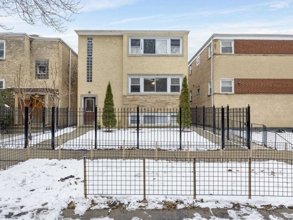 6118 N HOYNE Avenue, Chicago, IL 60659