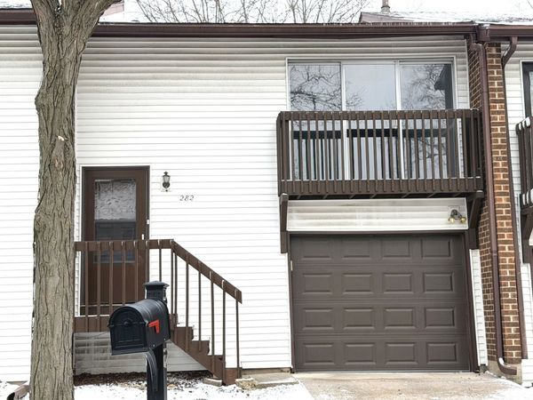 282 Sioux Drive, Bolingbrook, IL 60440