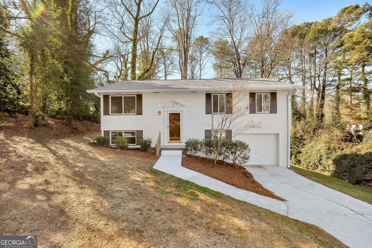 2564 Timberly Drive Se, Marietta, GA 30060 Main Photo