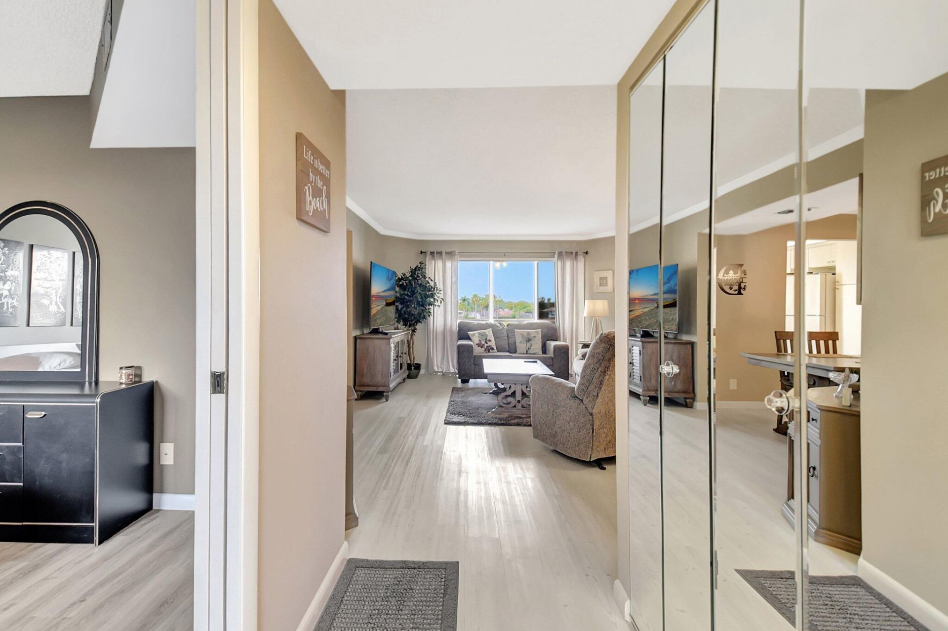 3951 Via Poinciana, Unit 415, Lake Worth, FL 33467 Photo