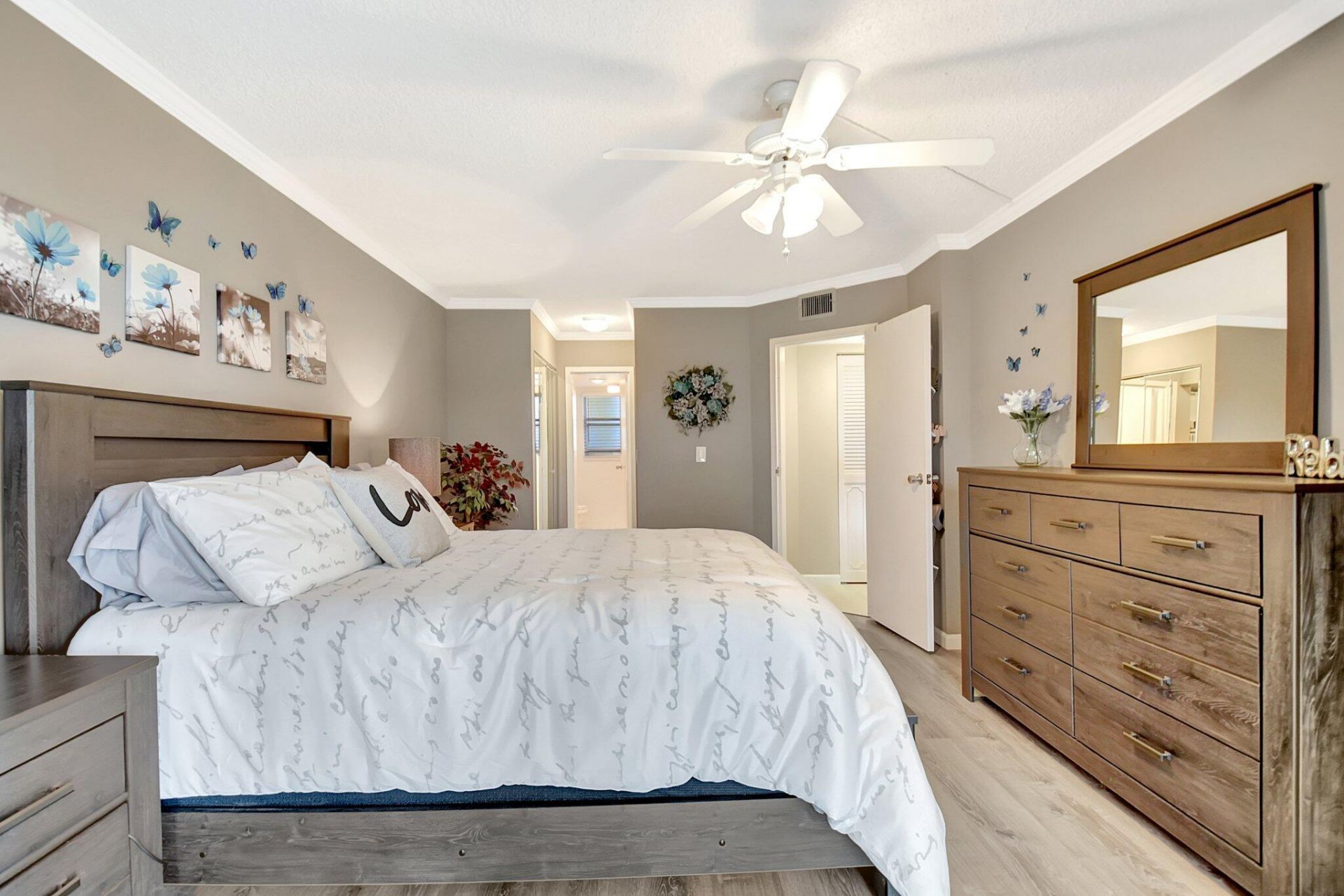 3951 Via Poinciana, Unit 415, Lake Worth, FL 33467 Photo