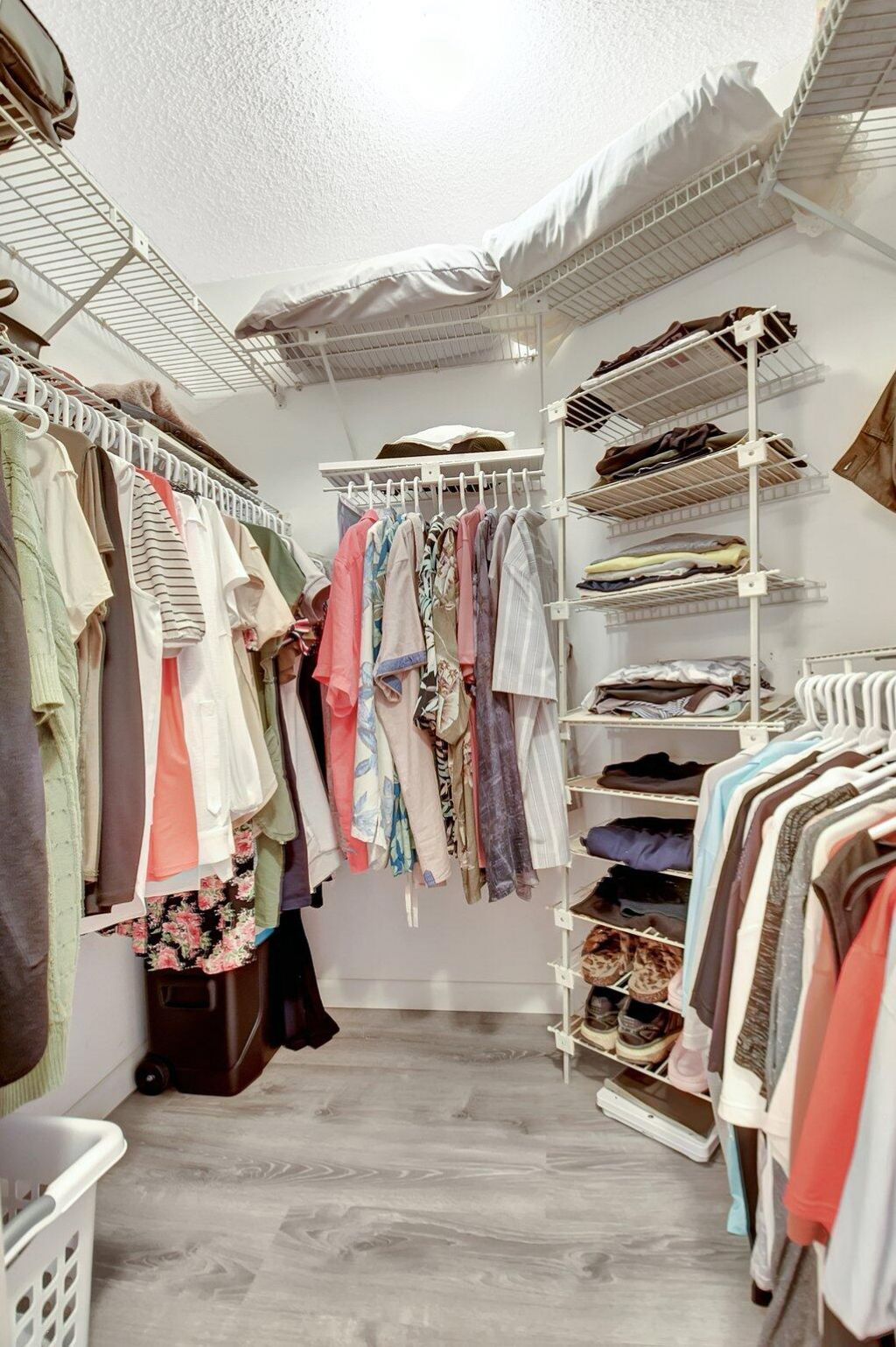 3951 Via Poinciana, Unit 415, Lake Worth, FL 33467 Photo