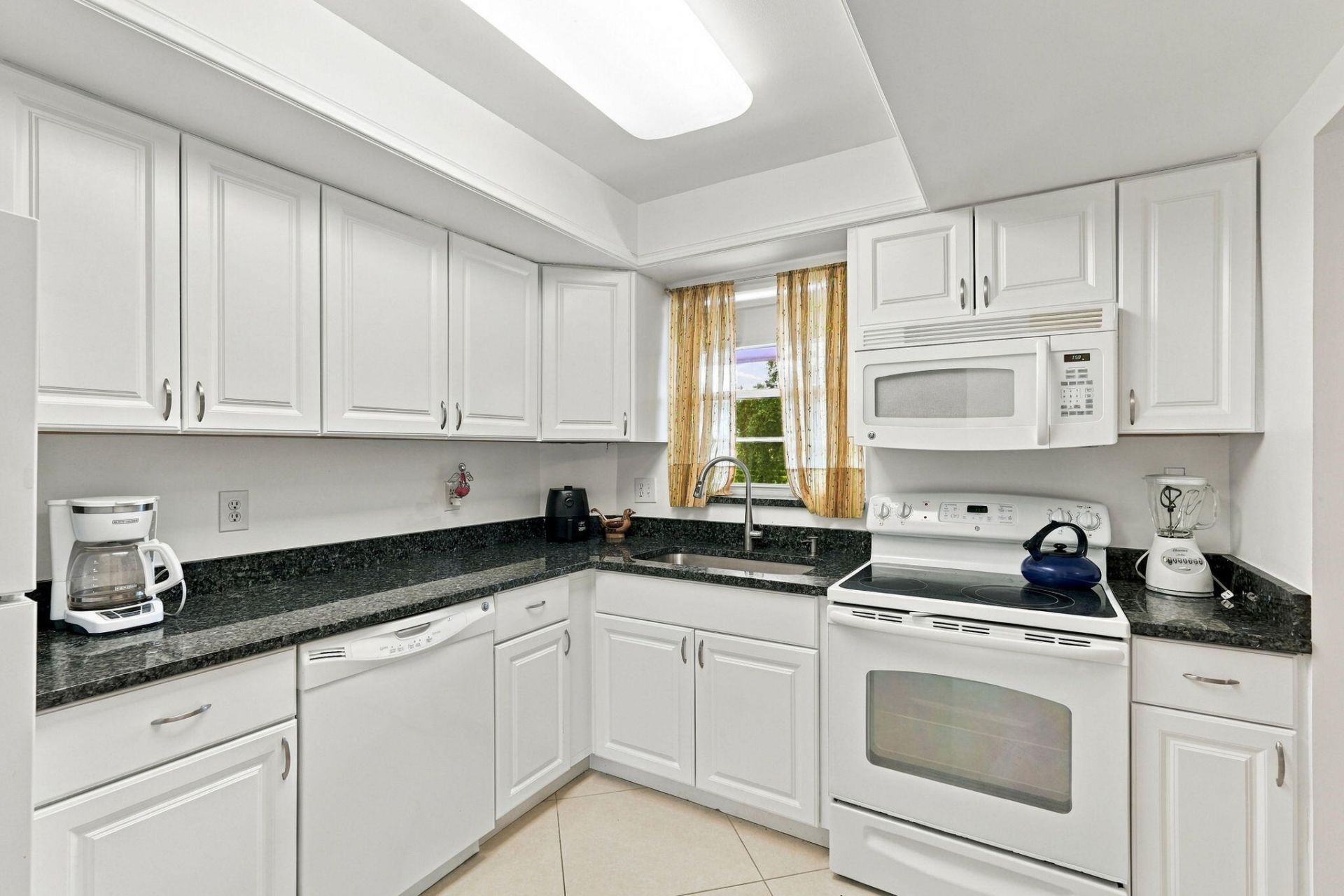 18081 SE Country Club Drive, Unit 7-69, Jupiter, FL 33469 Photo