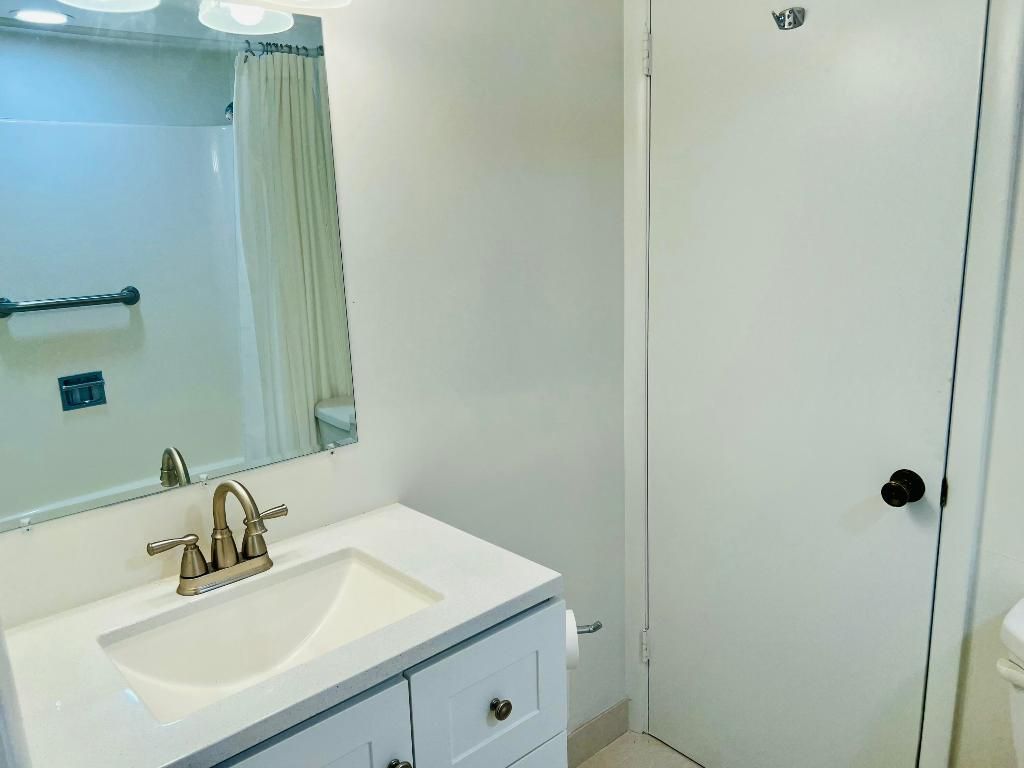 18081 SE Country Club Drive, Unit 7-69, Jupiter, FL 33469 Photo