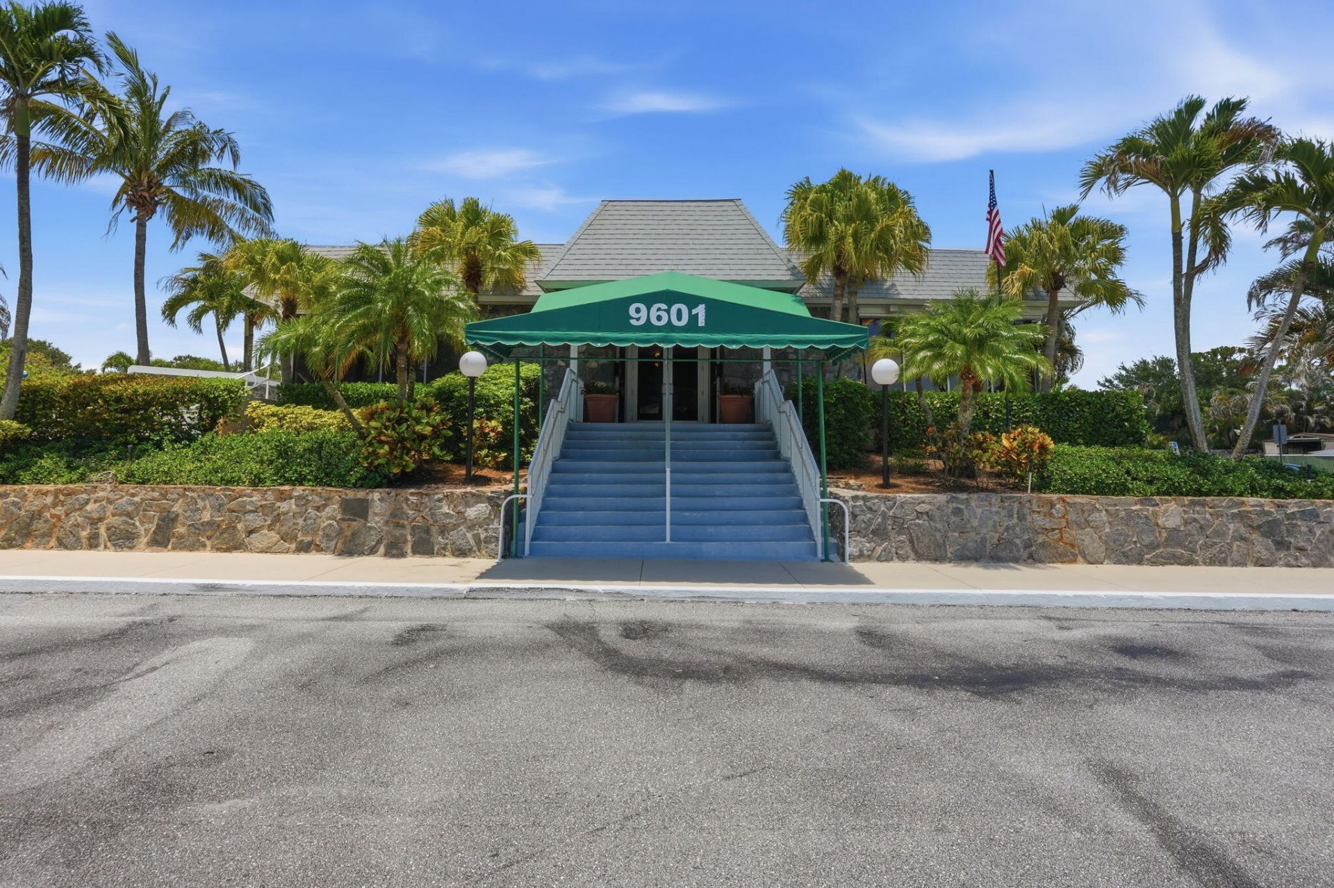 18081 SE Country Club Drive, Unit 7-69, Jupiter, FL 33469 Photo
