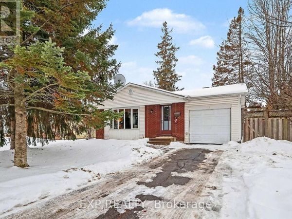 15 Wedgewood Crescent, Ottawa, ON K1B4B5