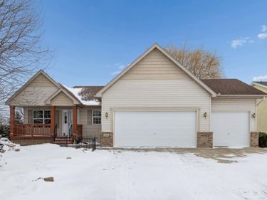 211 7th Street S, Winsted, MN 55395