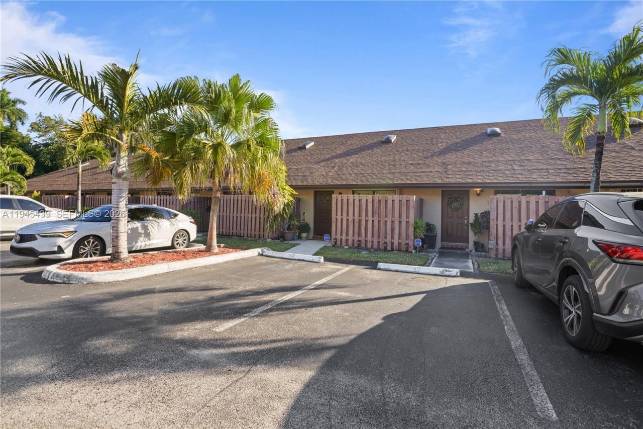 4880 SW 64th Way, Unit 4880, Davie, FL 33314 Photo