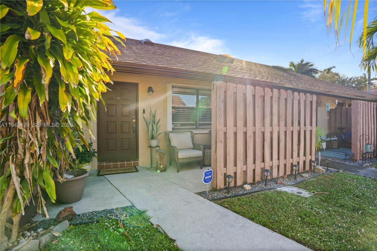 4880 SW 64th Way, Unit 4880, Davie, FL 33314 Photo