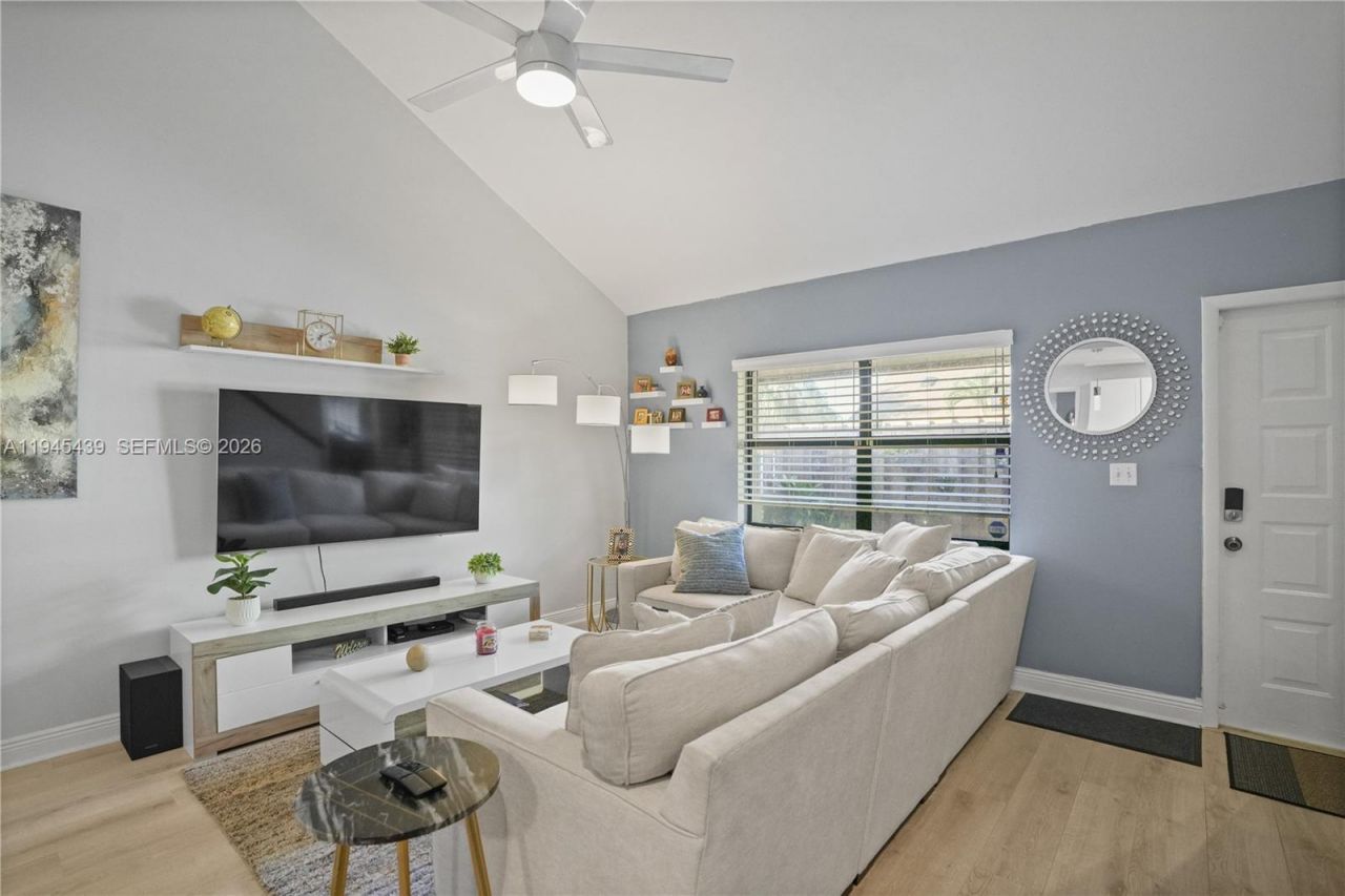 4880 SW 64th Way, Unit 4880, Davie, FL 33314 Photo