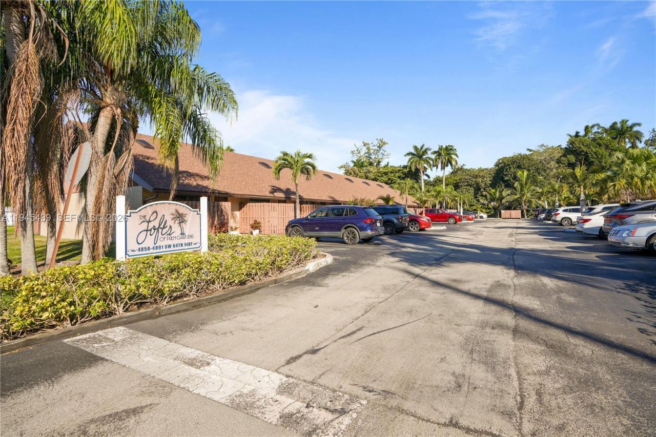 4880 SW 64th Way, Unit 4880, Davie, FL 33314 Photo