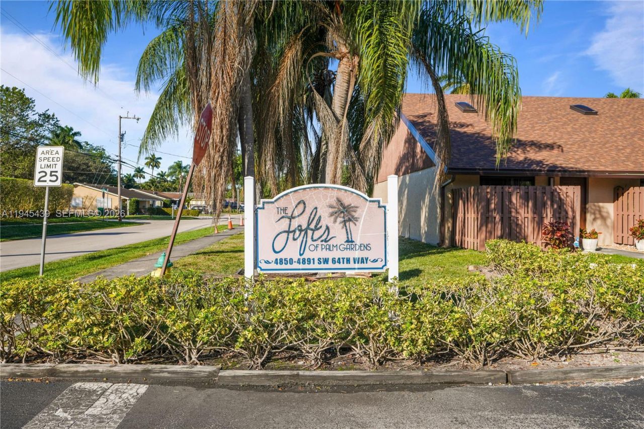4880 SW 64th Way, Unit 4880, Davie, FL 33314 Photo