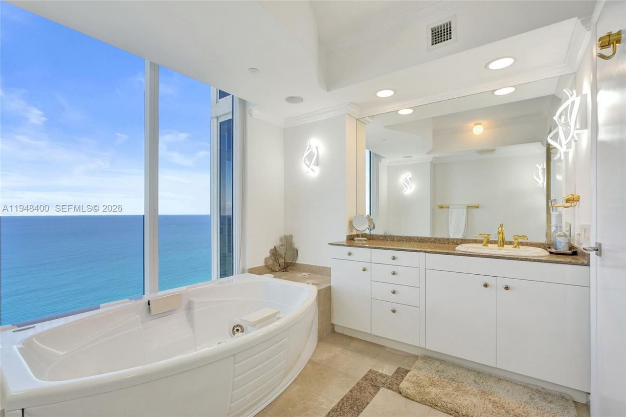 19111 Collins Ave, Unit 2905, Sunny Isles Beach, FL 33160 Photo