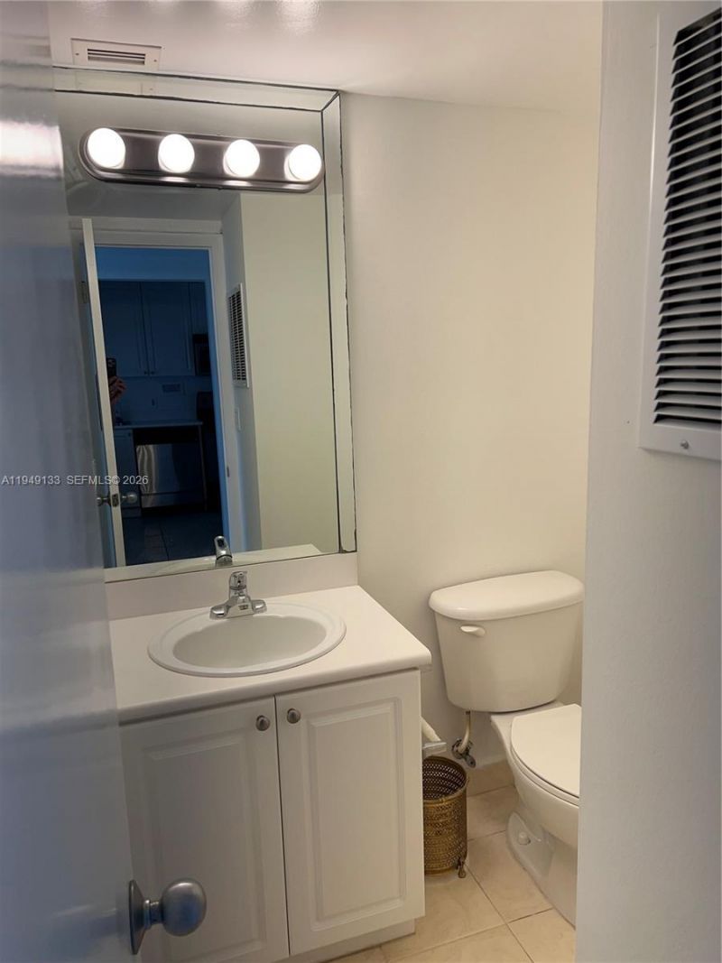 1455 N Treasure Dr, Unit 4P, North Bay Village, FL 33141 Photo