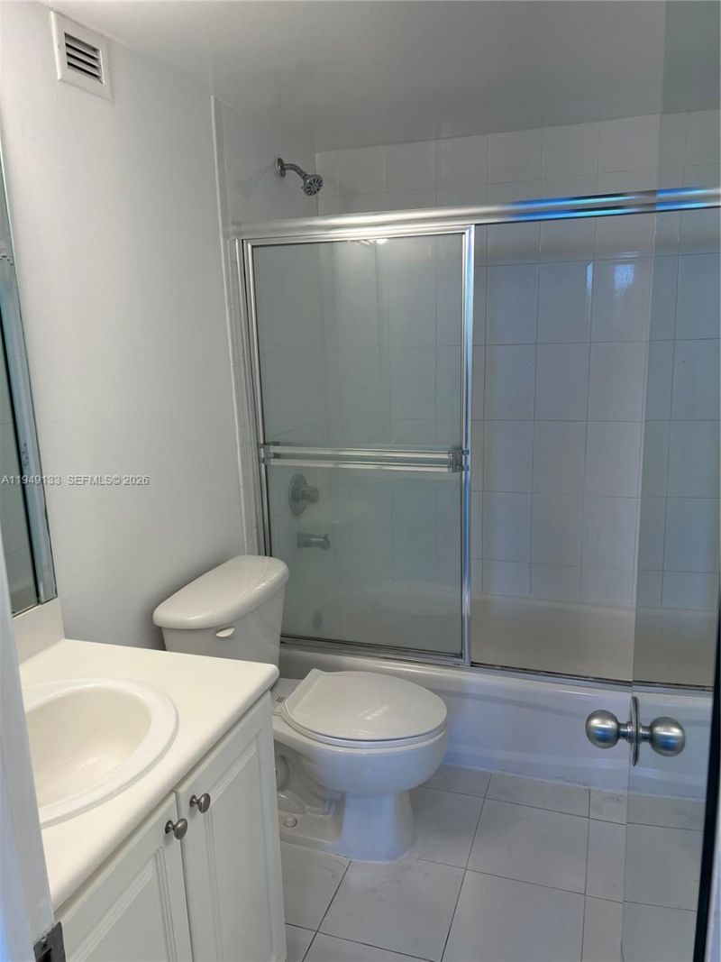 1455 N Treasure Dr, Unit 4P, North Bay Village, FL 33141 Photo