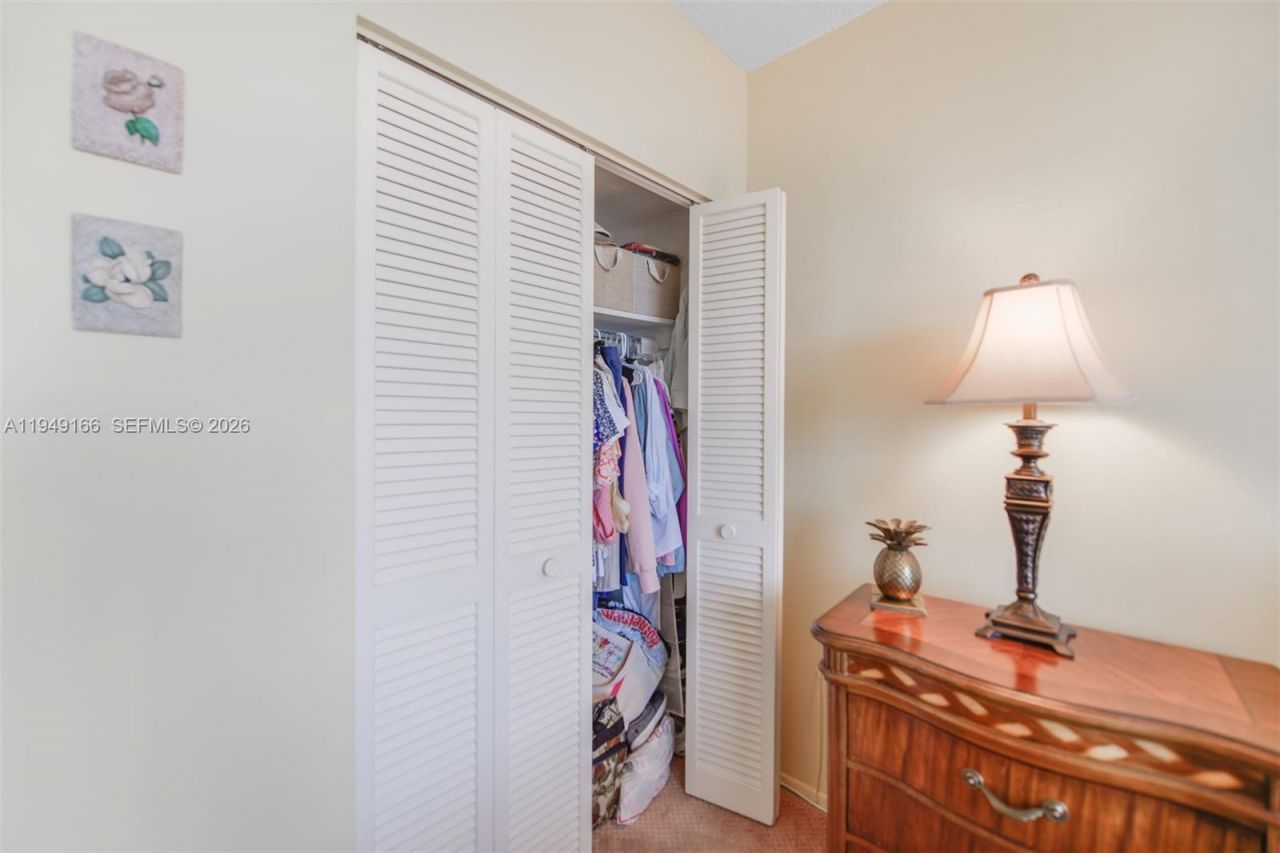 1965 S Ocean Dr, Unit 18K, Hallandale Beach, FL 33009 Photo