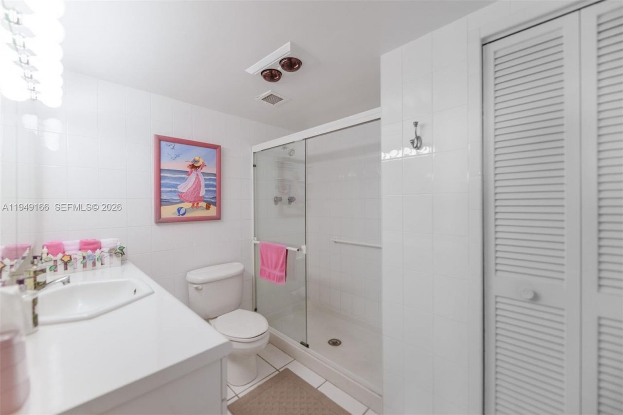 1965 S Ocean Dr, Unit 18K, Hallandale Beach, FL 33009 Photo