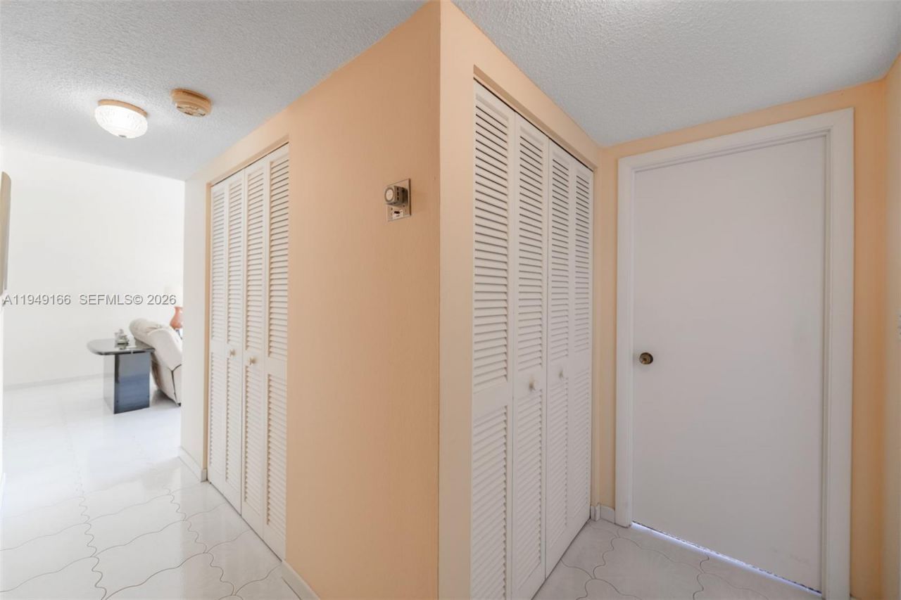 1965 S Ocean Dr, Unit 18K, Hallandale Beach, FL 33009 Photo