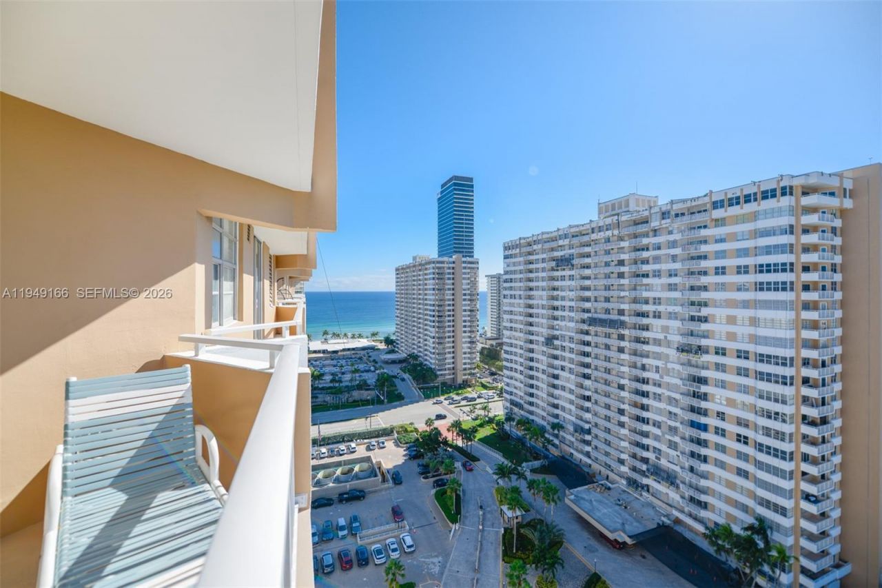 1965 S Ocean Dr, Unit 18K, Hallandale Beach, FL 33009 Photo
