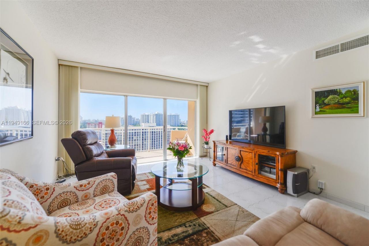 1965 S Ocean Dr, Unit 18K, Hallandale Beach, FL 33009 Photo