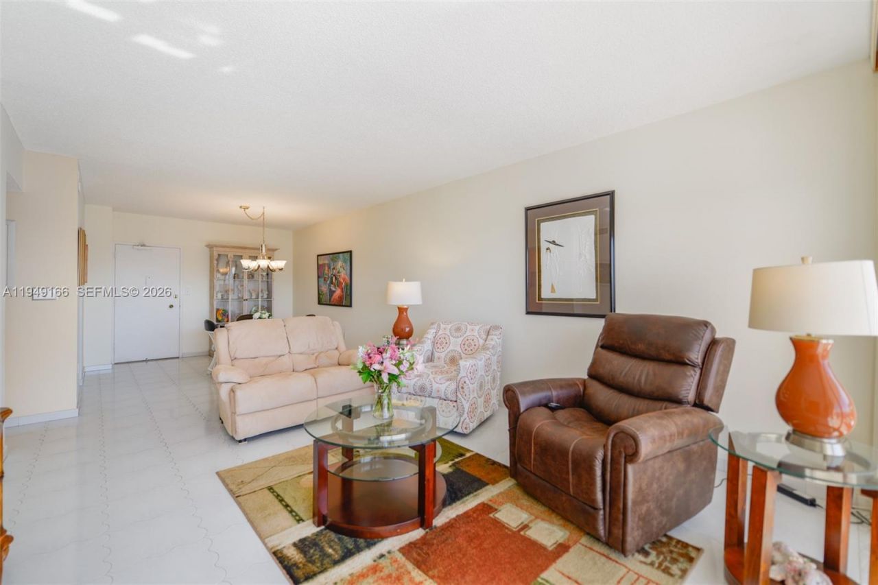 1965 S Ocean Dr, Unit 18K, Hallandale Beach, FL 33009 Photo