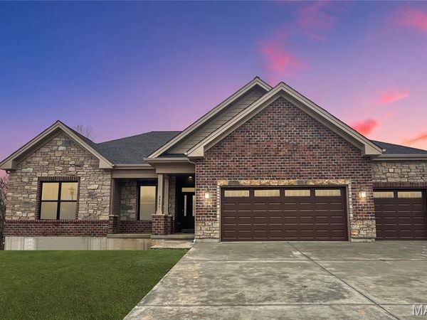 108 Valley Brook Court, Washington, MO 63090